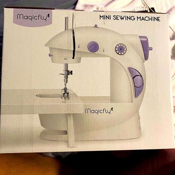 Magicfly sewing machine - Picture 1 of 3
